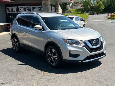 Used 2020 Nissan Rogue SV w/ Premium Package AWD/4WD image 1
