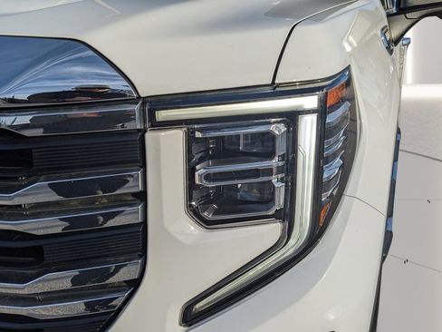 Used 2022 GMC Sierra 1500 SLT w/ SLT Premium Plus Package image 8