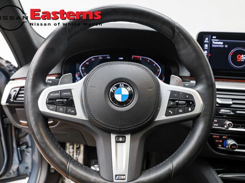Used 2022 BMW 530i xDrive 530i xDrive w/ M Sport Package image 10