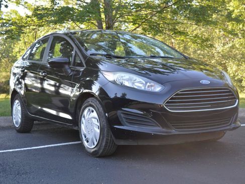 Used 2017 Ford Fiesta S FWD image 3