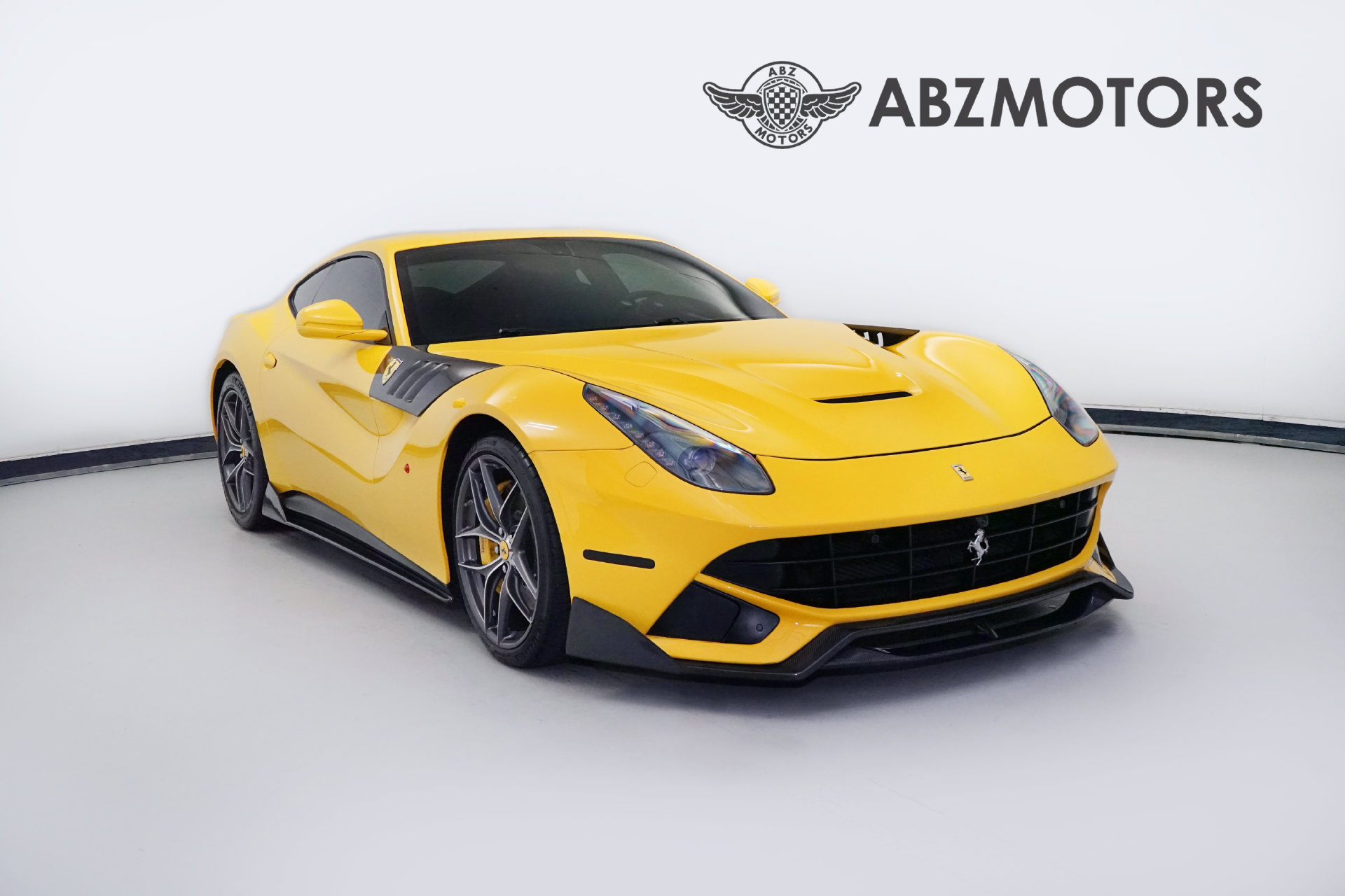 Used 2015 Ferrari F12 Berlinetta RWD image 1