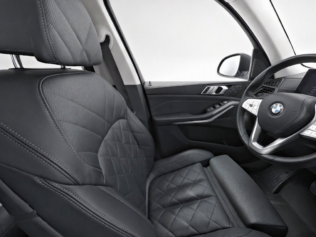 Certified 2025 BMW X7 xDrive40i AWD/4WD image 26