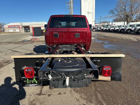 Used 2018 RAM 3500 Tradesman w/ Chrome Appearance Group image 4