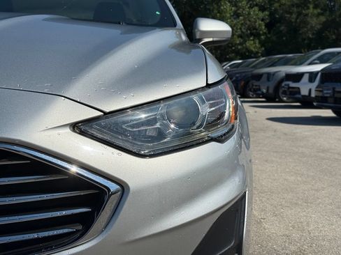 Used 2019 Ford Fusion SE FWD image 4
