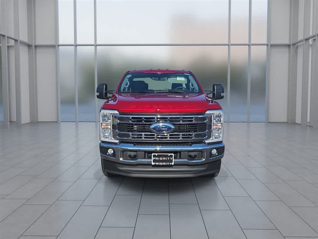 Used 2024 Ford F350 XLT AWD/4WD image 4