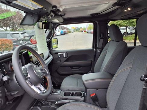 Used 2024 Jeep Wrangler Sahara w/ Technology Group image 10