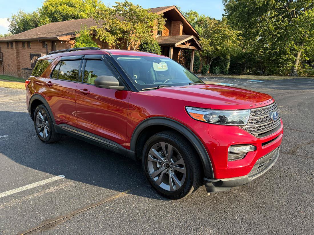 Used 2021 Ford Explorer XLT w/ Equipment Group 202A RWD image 3