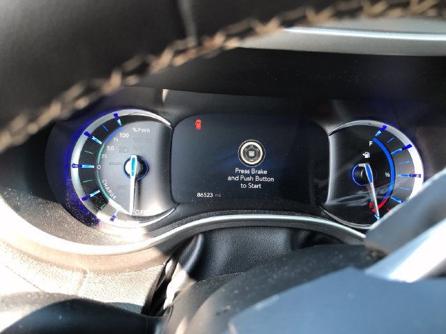 Used 2024 Chrysler Pacifica Limited FWD image 32