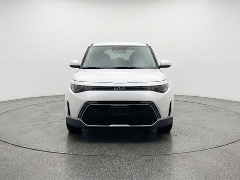 Used 2025 Kia Soul LX w/ LX Technology Package FWD image 2
