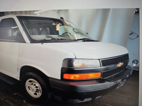 Used 2023 Chevrolet Express 3500 LS image 4
