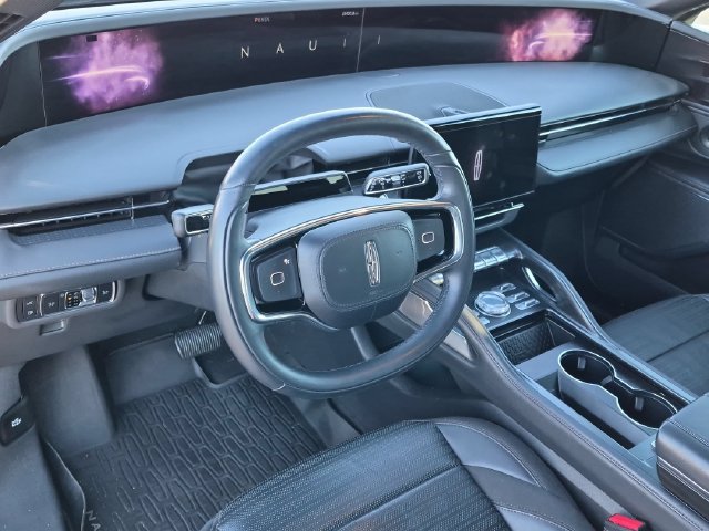 Used 2024 Lincoln Nautilus Reserve w/ Equipment Group 202A AWD/4WD image 7