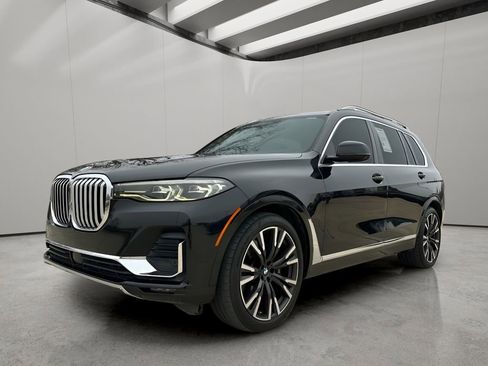 Used 2022 BMW X7 xDrive40i w/ Executive Package image 1