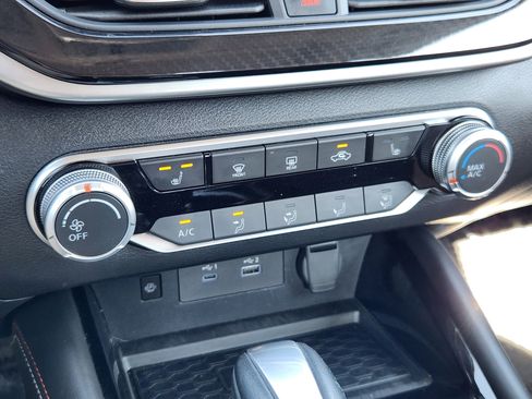 Used 2024 Nissan Altima 2.5 SR w/ SR Premium Package image 22