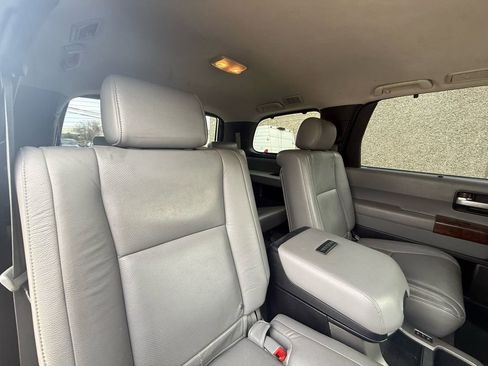 Used 2010 Toyota Sequoia Platinum image 20