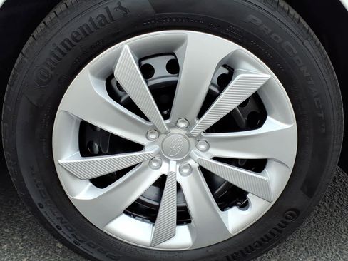 Certified 2023 Subaru Impreza 2.0i image 8