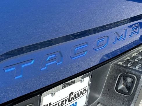 Used 2017 Toyota Tacoma TRD Sport w/ Tow Package image 11