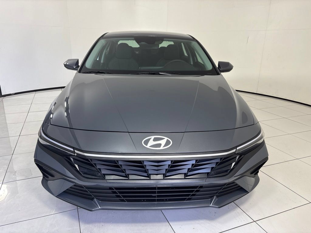 New 2026 Hyundai Elantra SE FWD image 8