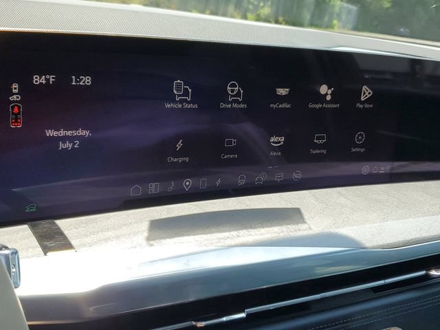 New 2025 Cadillac Escalade IQ Luxury 2 w/ LPO, Radiant Package AWD/4WD image 16