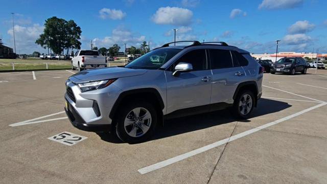 Used 2022 Toyota RAV4 XLE w/ Convenience Package AWD/4WD image 4