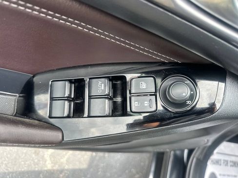 Used 2018 MAZDA MAZDA3 Grand Touring w/ Premium Equipment Package FWD image 12