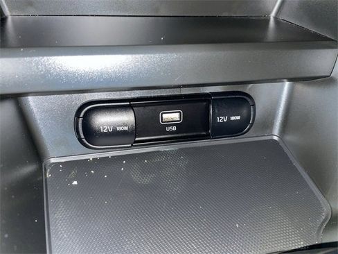 Used 2025 Kia Soul LX image 24