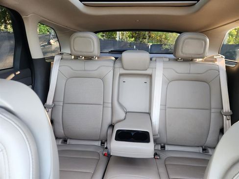 Certified 2022 Lincoln Corsair AWD w/ Premium Package image 17