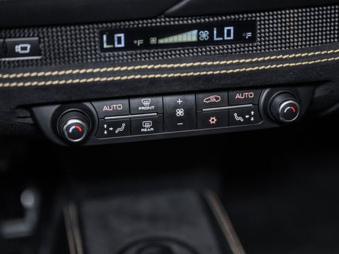 Used 2023 Ferrari F8 Tributo RWD image 29