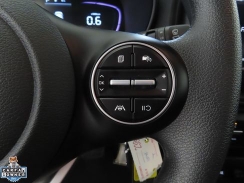 Used 2025 Kia Soul LX w/ LX Technology Package FWD image 15