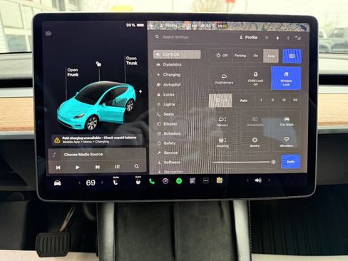 Used 2022 Tesla Model Y Long Range image 23
