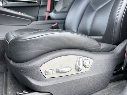 Used 2021 Porsche Macan S image 10