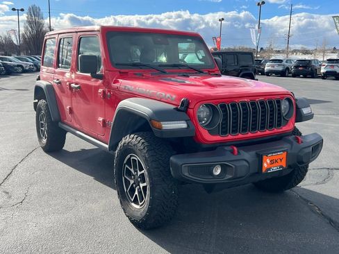 Used 2025 Jeep Wrangler Unlimited Rubicon AWD/4WD image 7