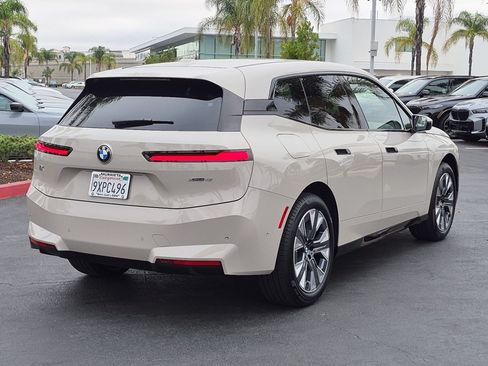 Used 2026 BMW iX xDrive45 w/ Premium Package AWD/4WD image 10