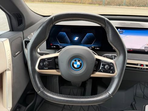 Used 2023 BMW iX xDrive50 w/ Ultimate Package 2 image 21