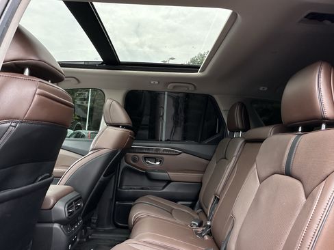 Used 2025 Honda Pilot Elite image 9