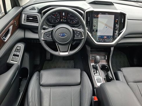 Used 2023 Subaru Ascent Touring AWD/4WD image 2