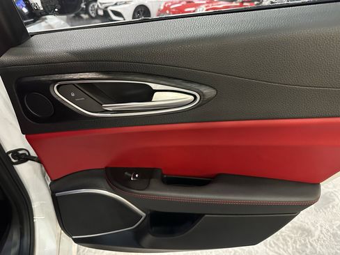 Used 2020 Alfa Romeo Giulia Sport RWD w/ Quick Order Package 22K Sport image 10