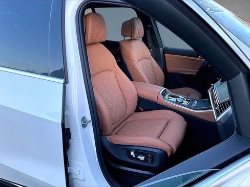 Used 2026 BMW X5 xDrive50e w/ Climate Comfort Package image 29