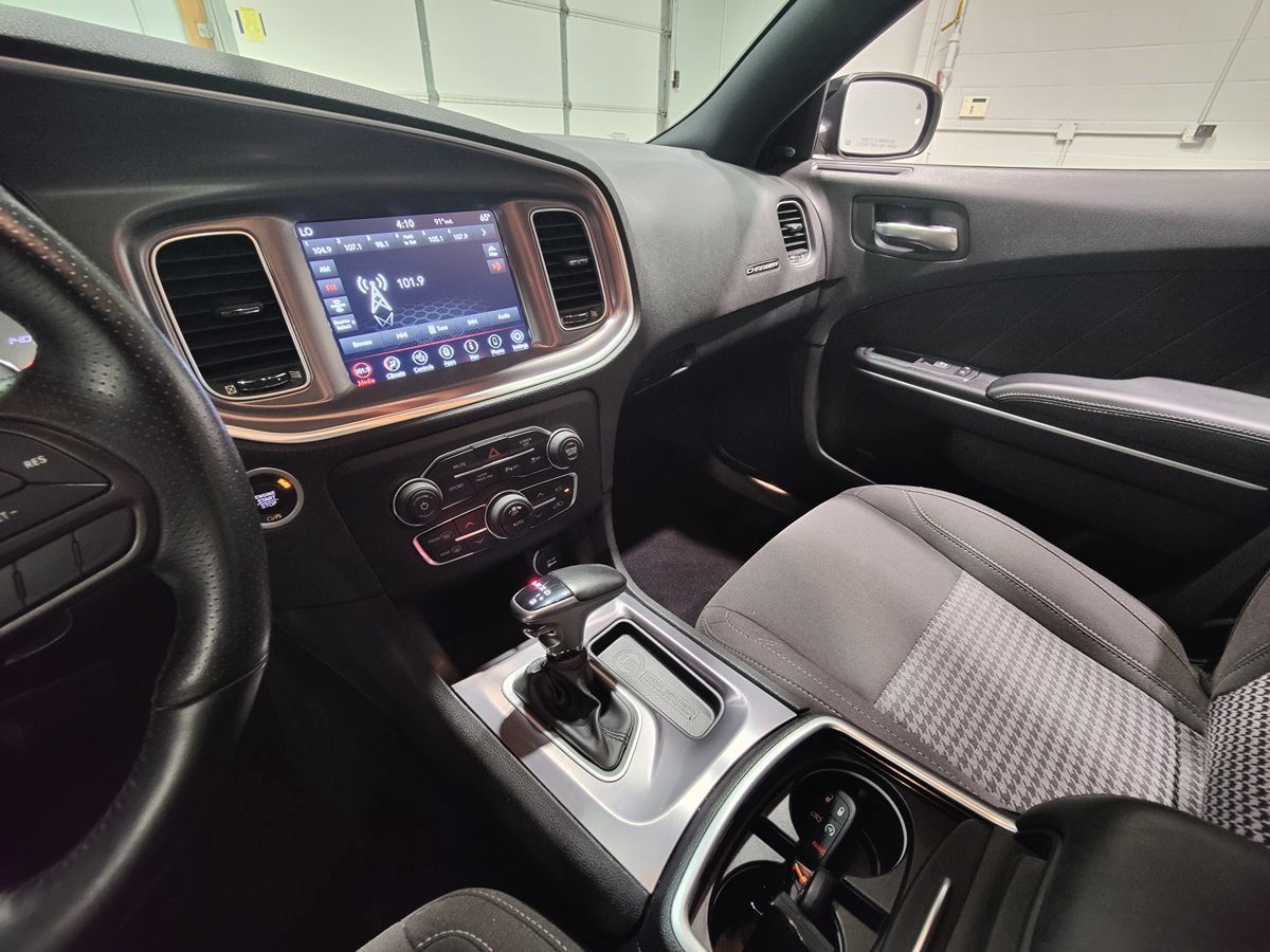 Used 2021 Dodge Charger SXT w/ Driver Convenience Group AWD/4WD image 27