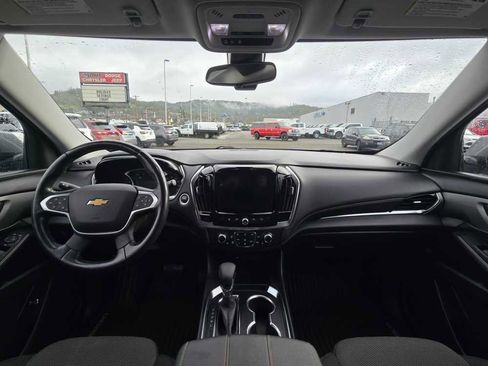 Used 2021 Chevrolet Traverse LT image 15
