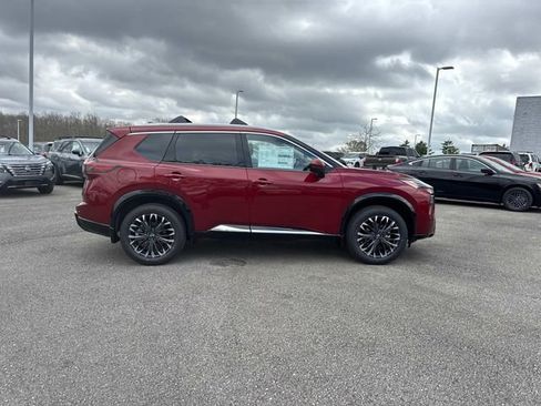 New 2026 Nissan Rogue Platinum image 3