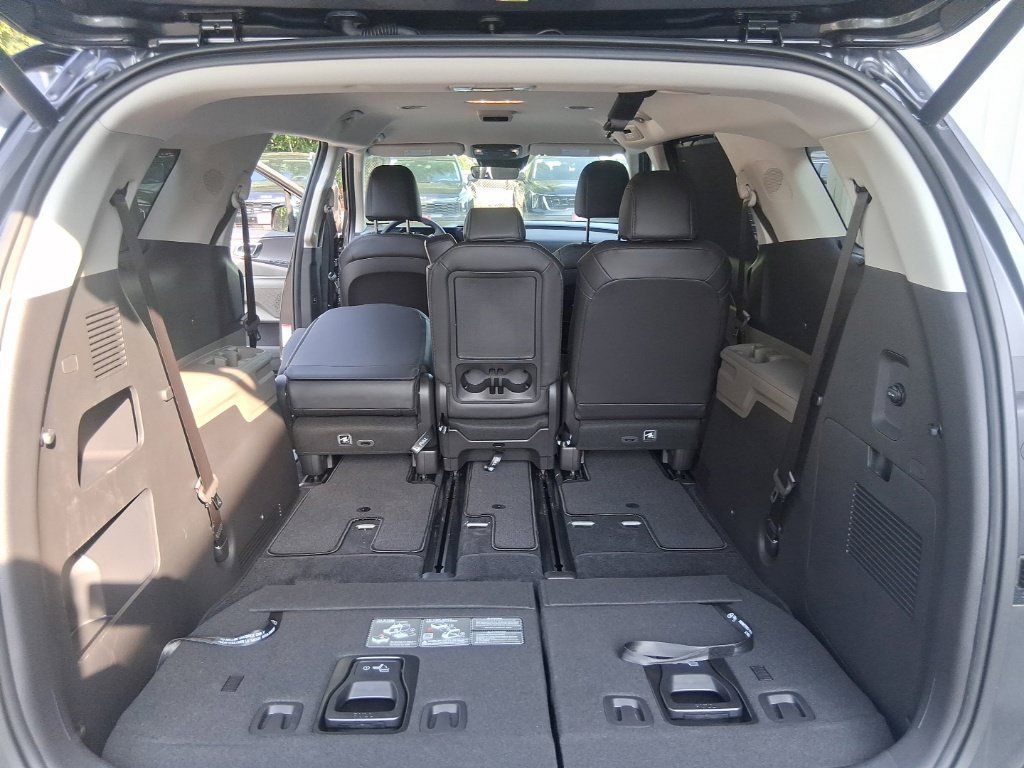 Certified 2026 Kia Carnival EX FWD image 14