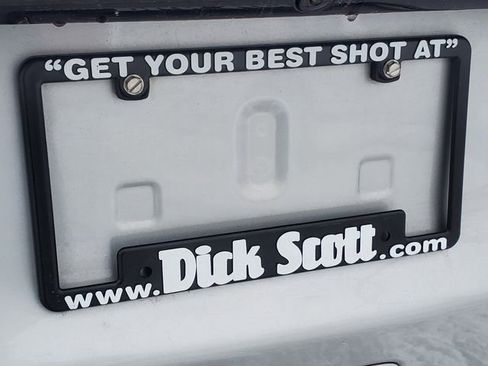 Used 2024 Chrysler Pacifica Touring-L image 9