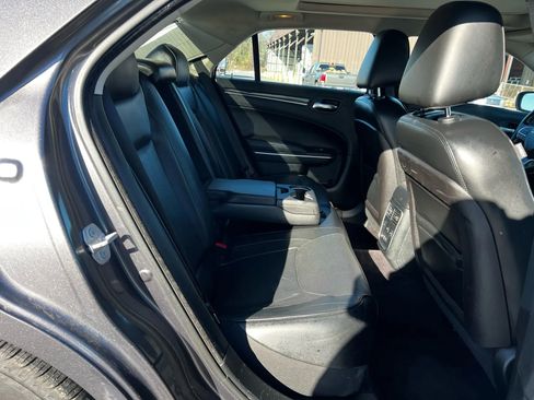 Used 2016 Chrysler 300 C image 20