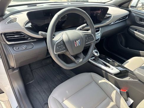Used 2025 Buick Envista Avenir FWD image 17