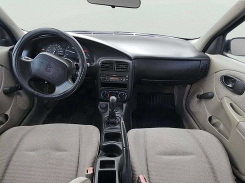 Used 2002 Saturn S-Series SL image 8