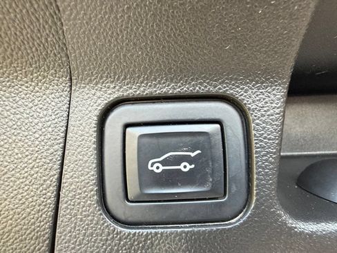 Used 2022 GMC Acadia SLT w/ Elevation Edition AWD/4WD image 12