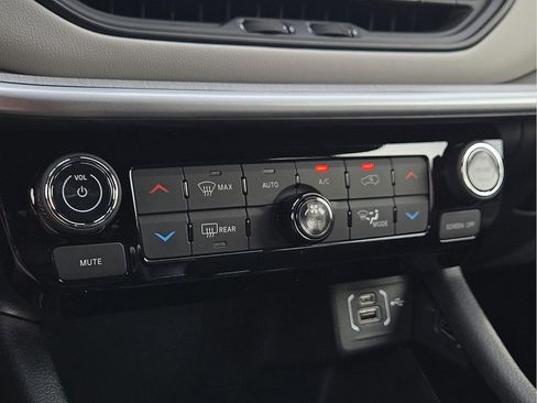 New 2026 Jeep Compass Limited image 14