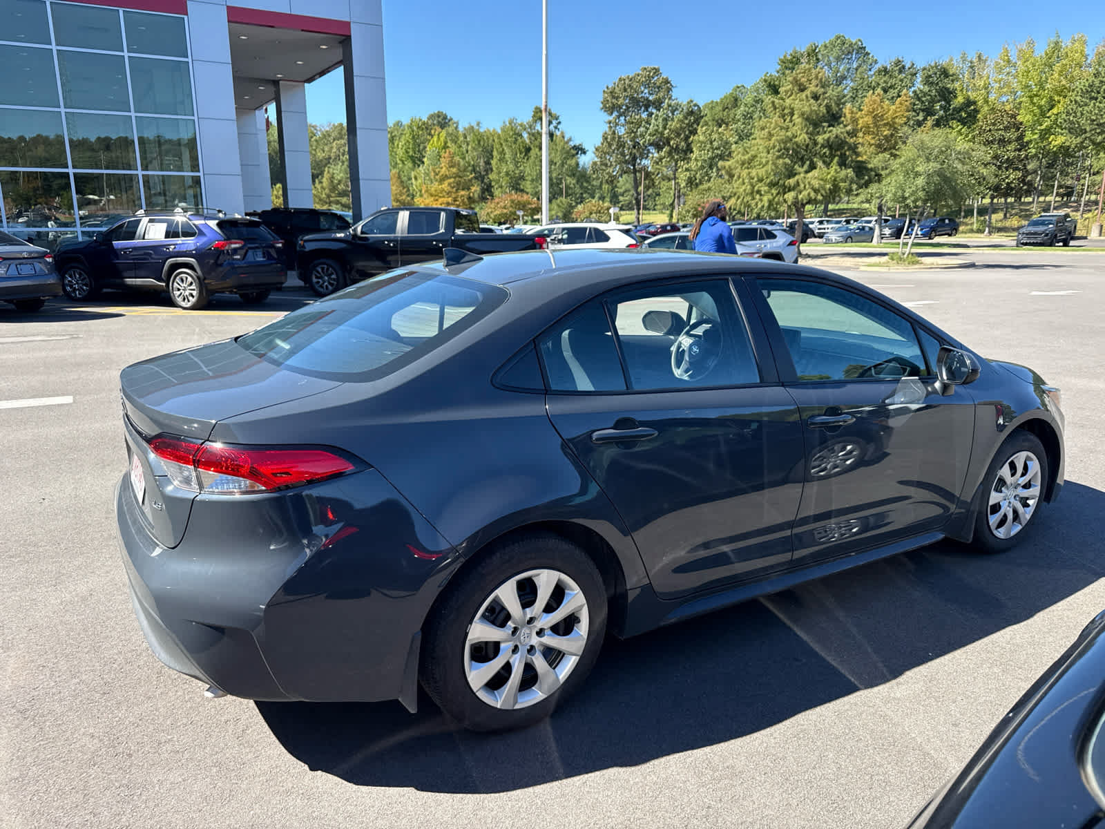 Used 2025 Toyota Corolla LE FWD image 3