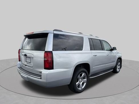 Used 2018 Chevrolet Suburban Premier AWD/4WD image 13
