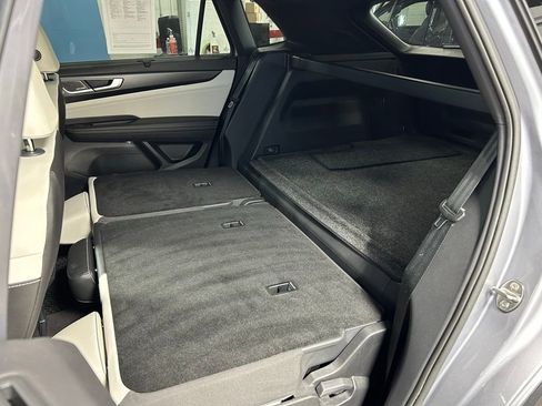 Used 2024 Volkswagen Atlas Cross Sport SEL Premium R-Line AWD/4WD image 36